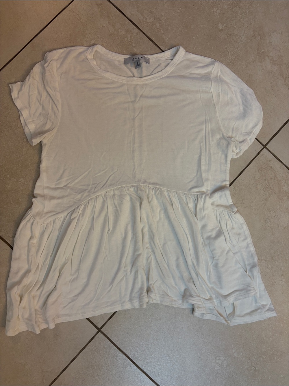 gaze White Short-Sleeve Peplum Tunic